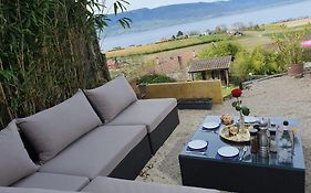 Chalet With Stunning Lake And Mountain Views Avec Une Vue A Couper Le Souffle, Une Spacieuse Terrasse Et Jardin